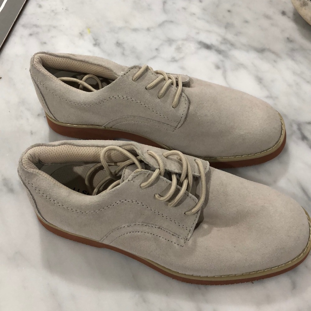 Boys shoes
